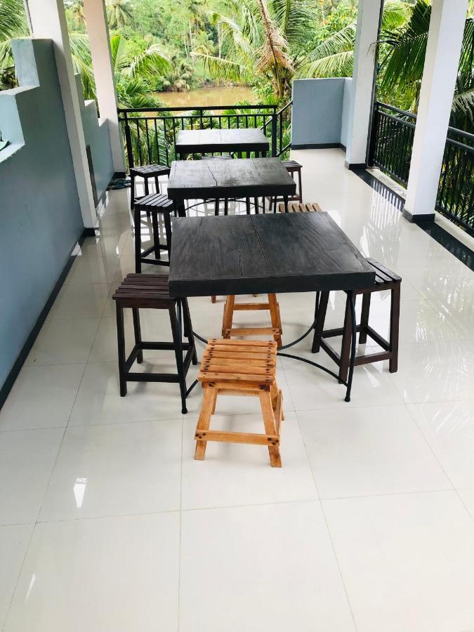 Tinara River Inn, 웰리가마 외부 사진